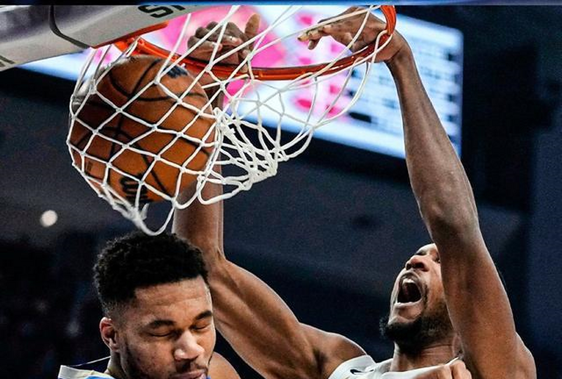 包含密尔沃基雄鹿训练开放日,赛前手感冰凉引欢呼,社区盾在即,医务组通报恢复的词条 包含密尔沃基雄鹿训练开放日,赛前手感冰凉引欢呼,社区盾在即,医务组通报恢复的词条